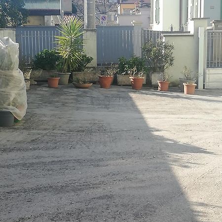 Agli Oleandri Appartamento In Villa Con Con Parcheggio Горіція Екстер'єр фото