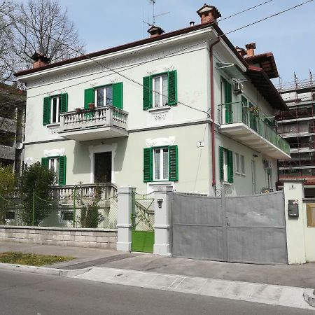 Agli Oleandri Appartamento In Villa Con Con Parcheggio Горіція Екстер'єр фото